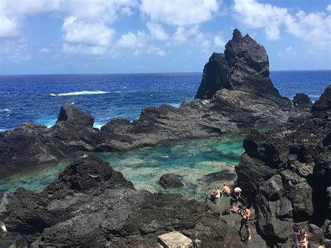 Swimming in St. Paul's Pool -Pitcairn Island : r/travel