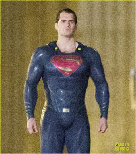 Henry Cavill Hangs in the Air in His Superman Costume in Chicago: Photo 3237796 | Amy Adams ...