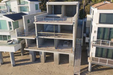 A Timeline of Kanye West's Rotting $57m Malibu House