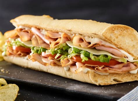 8 Healthiest Fast-Food Sandwiches, According to RDs