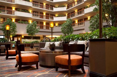 Embassy Suites Arboretum Hotel in Austin (TX) - Room Deals, Photos & Reviews