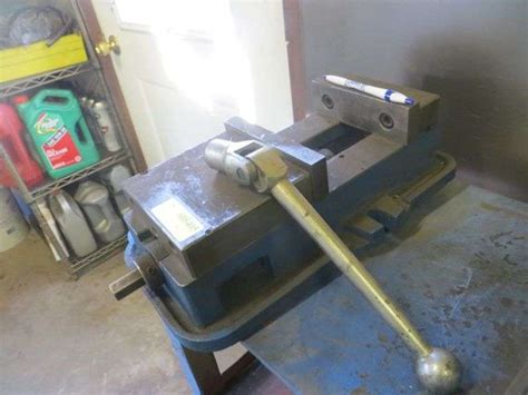 Milling Machine Vise - Lambrecht Auction, Inc.