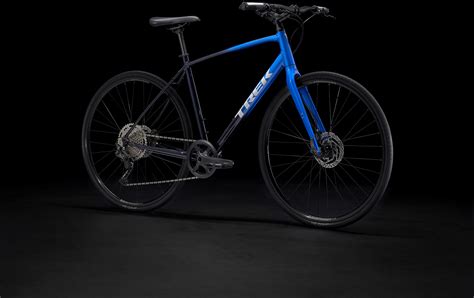 Trek FX 3 Disc 2023 - Hybrid Bike - JE James Cycles