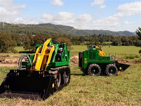 Kanga DW625 loader review | Earthmovers & Excavators - YouTube