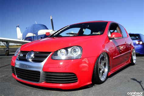 Red VW Golf Mk5 R32 with silver wheels | VW Golf Tuning