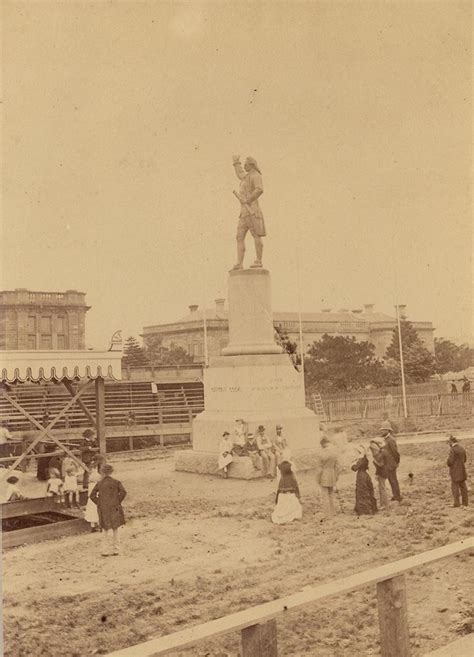 Captain Cook statue, Hyde Park c1879 : r/sydney