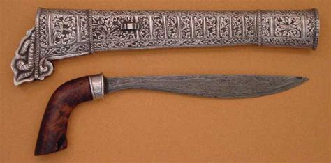 Badik, Traditional Weapon of South Sulawesi Communities - Hello Indonesia