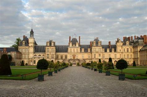 Château de Fontainebleau: Priority Entrance Ticket | GetYourGuide