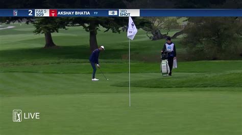 Akshay Bhatia chips it tight to set up birdie at AT&T Pebble Beach