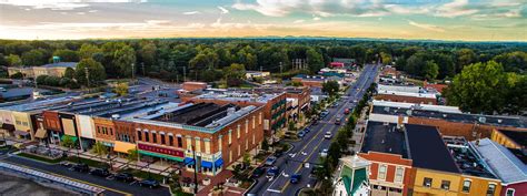 Dine. Shop. DISCOVER Downtown Statesville