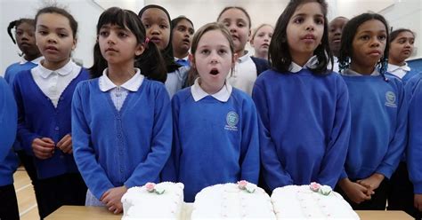 Dame Vera Lynn gets birthday serenade from pupils at her old school as ...