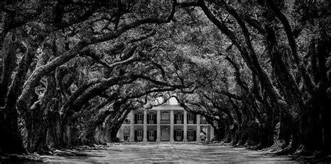 The 8 Most Haunted Plantations in America | Haunted Rooms America