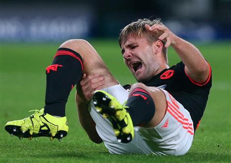 WARNING GRAPHIC CONTENT: Luke Shaw suffers horror injury in Man United loss | Sporting News ...