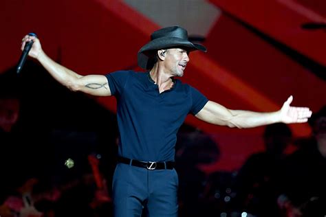 Tim McGraw Sings With His Daughter in Birthday Video [Watch]