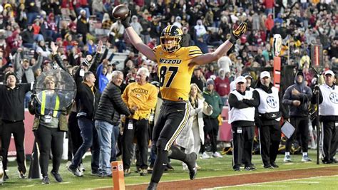 Missouri Tigers to take on Ohio State Buckeyes in the Cotton Bowl