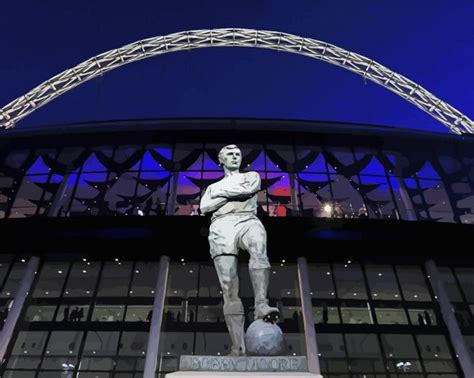 Bobby Moore Statue Paint By Numbers - Paintings by Numbers