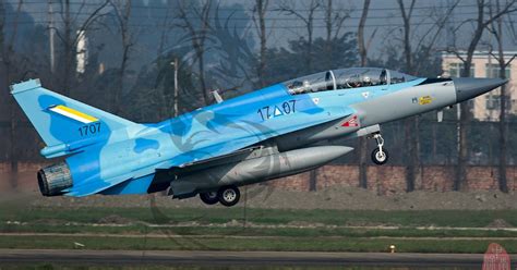 AAG_th บันทึกประจำวัน: ภาพเปิดเผยเครื่องบินขับไล่ JF-17B รุ่นสองที่นั่ง ...