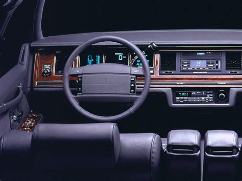 1992 Lincoln Town Car - Information and photos - MOMENTcar