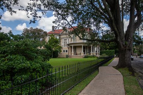 New Orleans Garden District - Crescent City Living