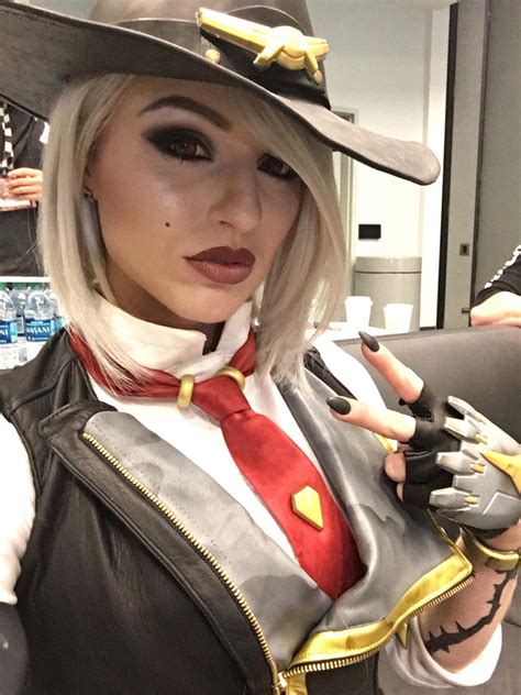 [BlizzCon 2018] The Official Cosplay of New Overwatch Hero Ashe looks ...