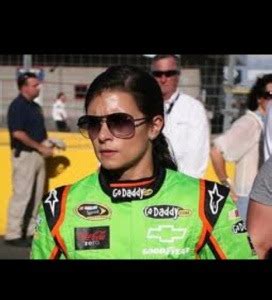 Danica Patrick wins Daytona 500 pole position - Everyone's Community!