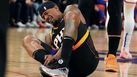 Bradley Beal leaves Knicks-Suns game with right ankle injury | NBA.com