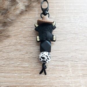 Highland Cow Keychains Highland Cow Keychains Silicone Beads Cow ...