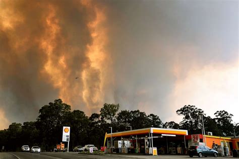 Wildfires rage through parts of Australia - ABC News