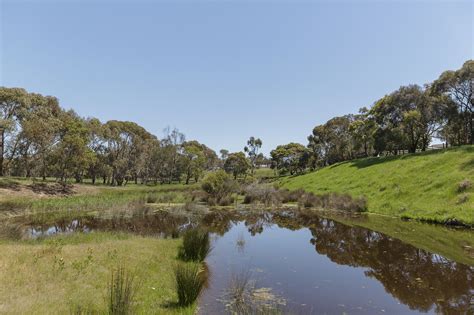 60 McCanns Road MOUNT DUNEED VICTORIA - Horse Property