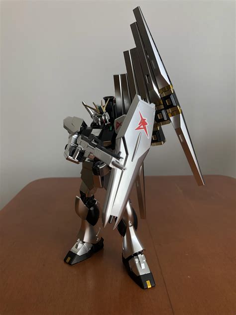 Hg Nu-Gundam Metal coating Ver. Simple, but sleek! : Gunpla