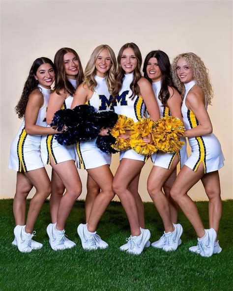 Michigan cheerleaders : r/Ifyouhadtopickone