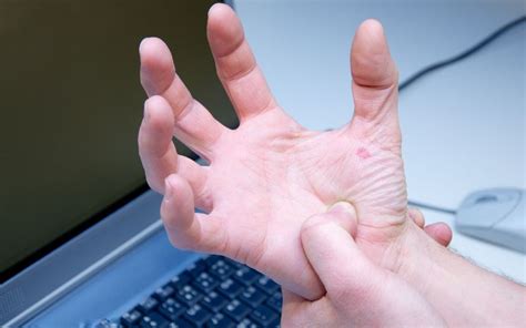 Carpal Tunnel Ergonomics | chairsadvisor.com