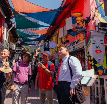 Vibrant Kampong Glam: Street Art & History Tour - Withlocals