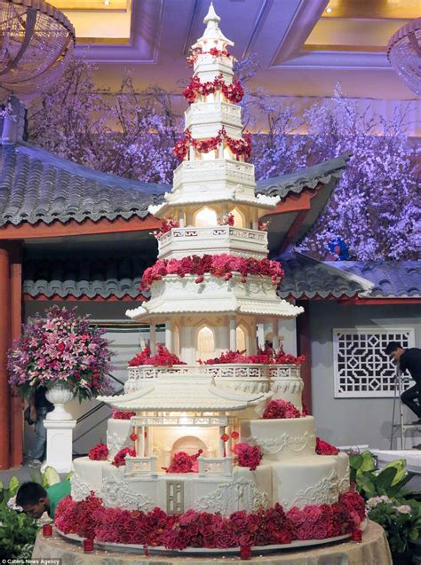 Are these the most elaborate wedding cakes of all time? | Daily Mail Online