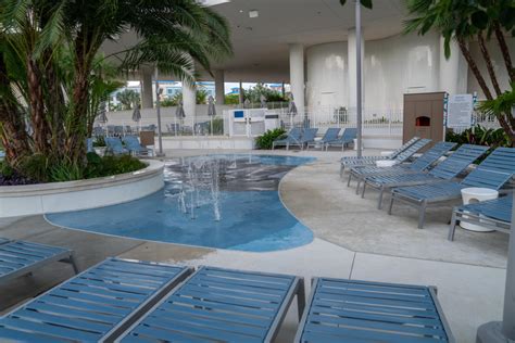 Universal's Aventura Hotel: Pool Area | Orlando Informer