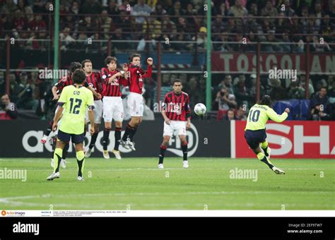 Ronaldinho goal ac milan barcelona hi-res stock photography and images ...