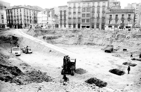 Plaza de Miguel Salamero 1969 | Ayuntamiento de Zaragoza/Ger… | Flickr Plaza, Parking, Louvre ...