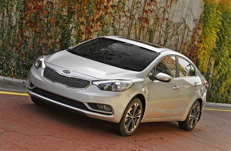 Nova geração do Kia Cerato chega mais caro, com preço inicial de R$ 67.400 | Motor-Mais