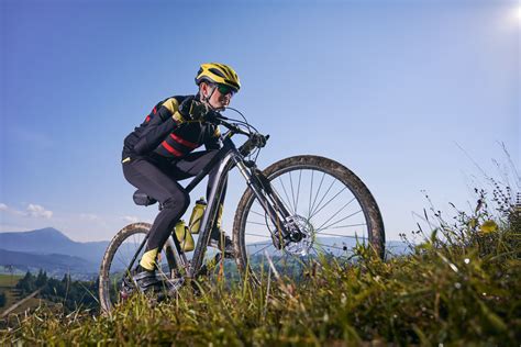 How to Master Uphill Cycling: Tips for Proper Technique, Gear, and Tra ...