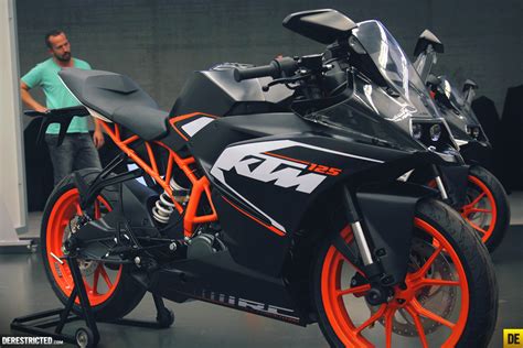 Ktm Bike Accessories India - Black Ktm Rc 125 - 1050x701 Wallpaper - teahub.io