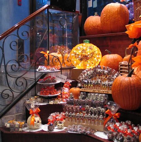 Halloween Decorations | Halloween decorations at a bakery ne… | Flickr