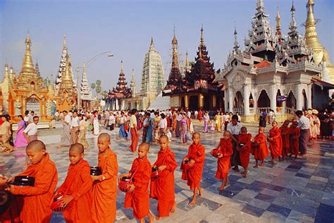 Buddhism in Myanmar - Myanmar Tours