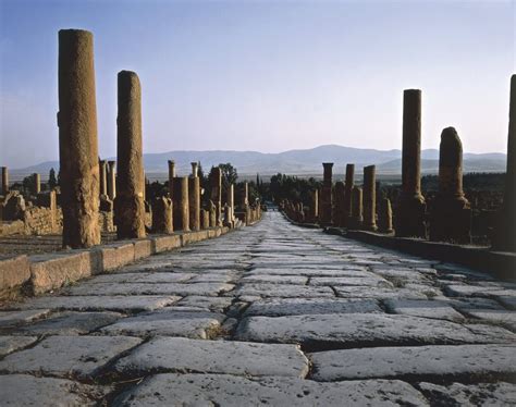 5 Tools Used By The Ancient Romans To Build Their World-Famous Roads