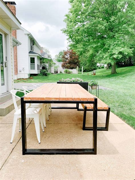 Diy Outdoor Dining Table With Umbrella Hole / Diy Modern Farmhouse Outdoor Dining Table On The ...