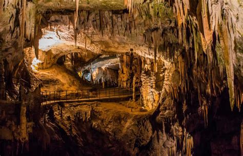 29 Amazing Caves Around The World You Can Actually Visit