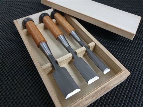 Kanetomo SFS Oire Nomi | 3 Piece Japanese Chisel Set (w/ Timber Box) – ProTooling