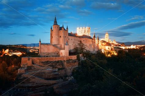 Alcazar of Segovia at night – Songquan Photography