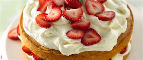 Strawberry and White Chocolate Buttercream Cake recipe from Betty Crocker