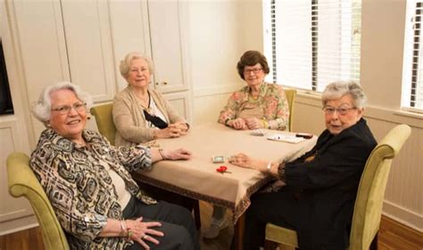 Assisted Living Near Me: 5 Things to Consider - The Glen Retirement System