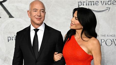 Amazon founder Jeff Bezos pledges to give away most of his wealth - BBC ...